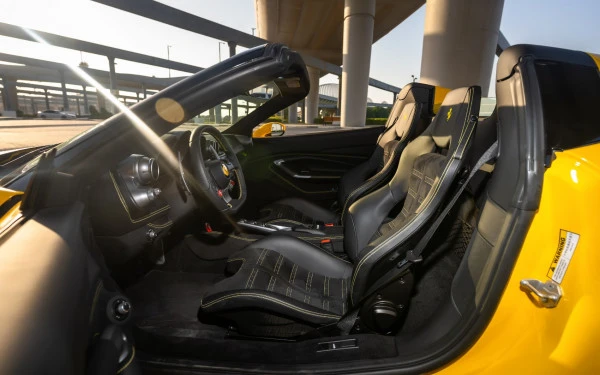 Yellow Ferrari F8 Tributo Spider Photo 6