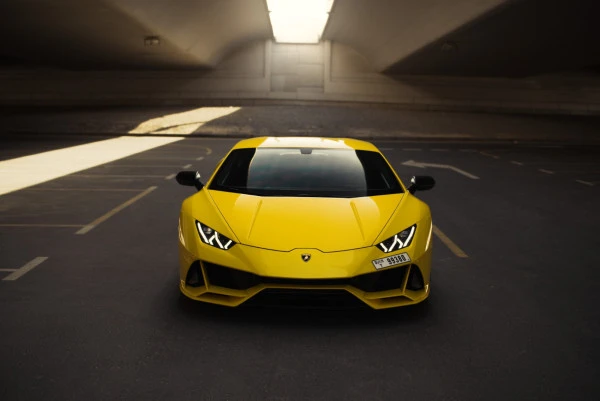 Yellow Lamborghini Evo coupe Photo 7