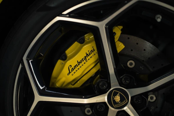 Yellow Lamborghini Evo coupe Photo 21