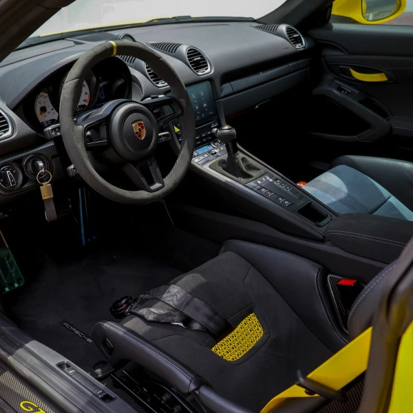Yellow Porsche GT4 RS Photo 6